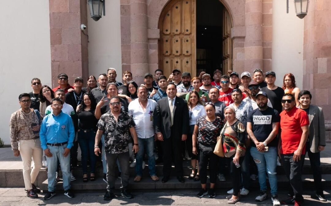 EMILIO ROSAS REÚNE PADRINOS Y MADRINAS DE 150 ANEXOS